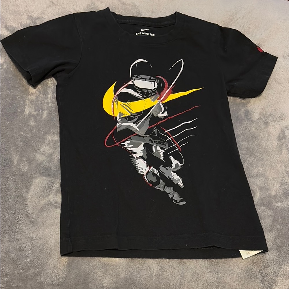 Nike Black  Graphic Tee 7 Y